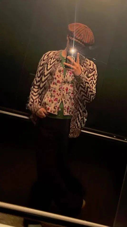 最新权志龙更新自拍照