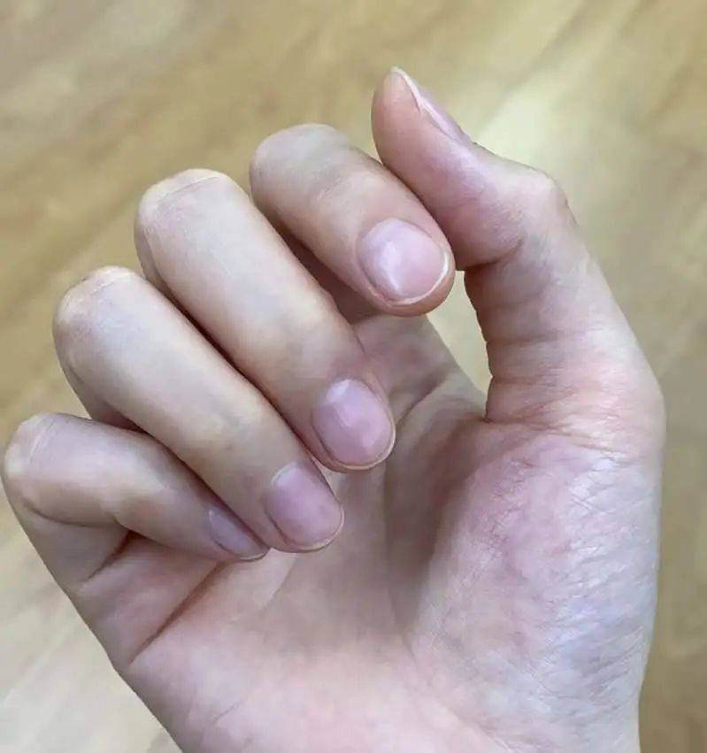 用纳米玻璃亮甲锉:不涂甲油,不用去美甲店只要花几分钟就像涂了亮甲油