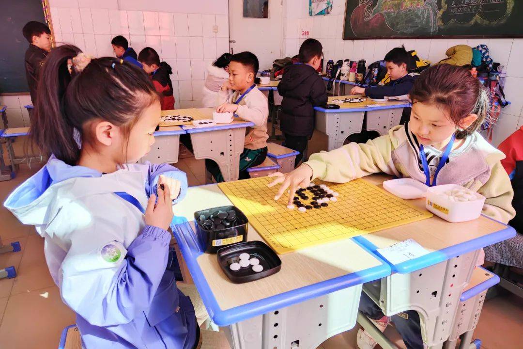 "弈"决高下 乐在"棋"中 | 600名小棋手同台竞技_比赛_集宁区_围棋