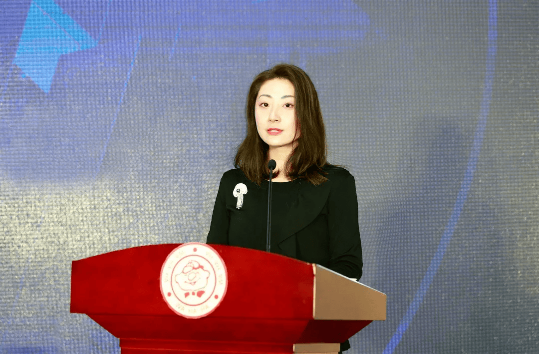 宗馥莉陆续接任