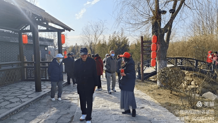 盛泉高端智养基地组织威海东南乡环翠楼游学