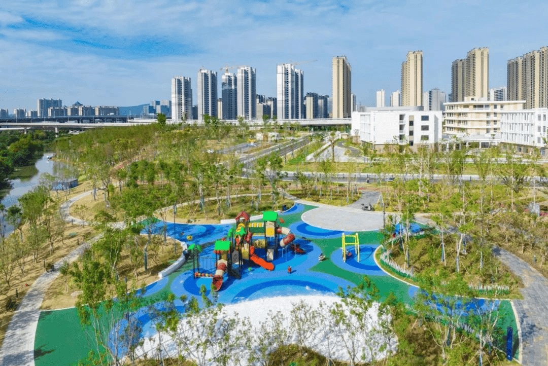 商业服务,教育医疗,休闲文化于一体的"城市会客厅"琴湖片区集文教