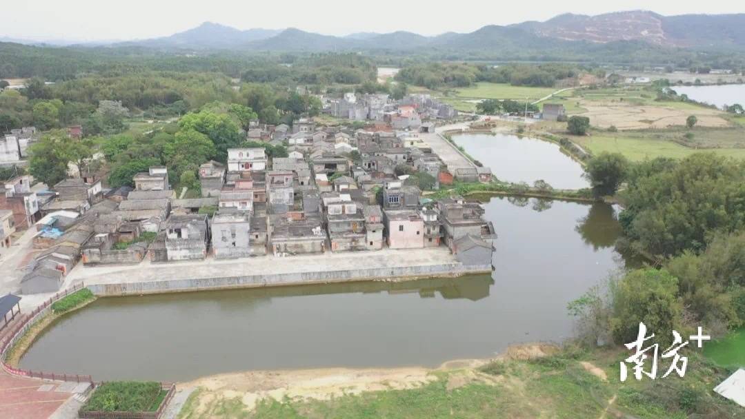 那龙镇那顿村探索田园康养文旅融合发展模式打造一江三岸美丽经济