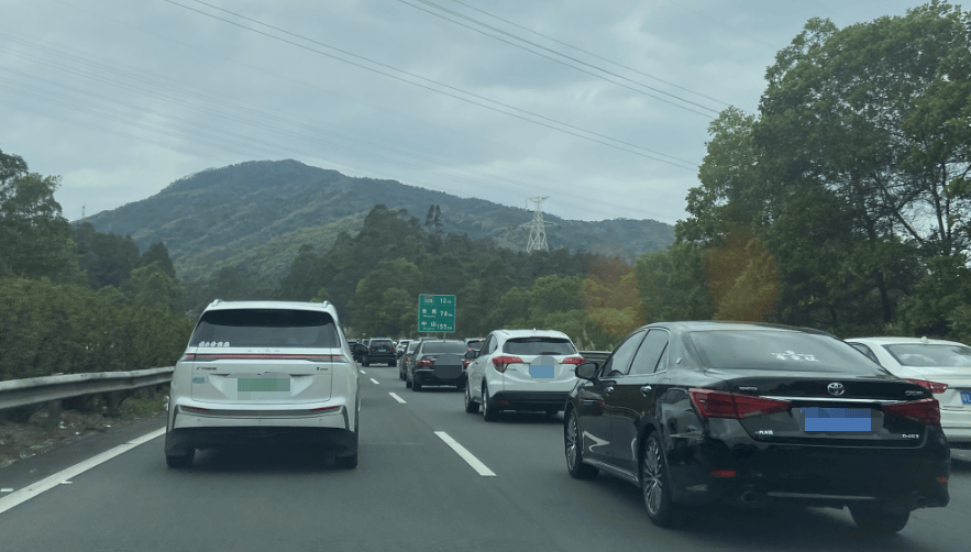 g94珠三角环线鹿鸣湖隧道至南龙隧道南行该路段隧道较多