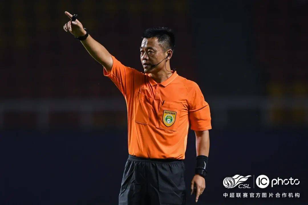 【浙江足协】12人!浙江裁判亮相2024职业足球联赛_中国足协_执法_全国