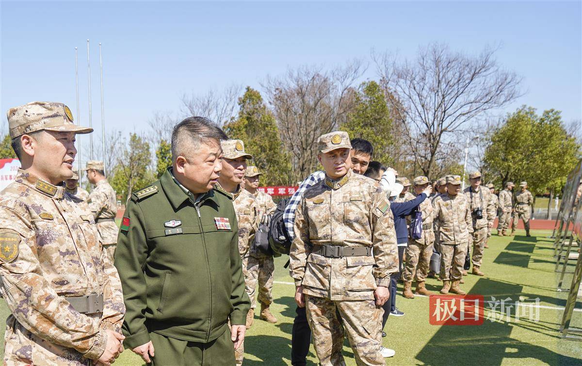武汉市组织开展民兵军事训练规范化示范观摩活动