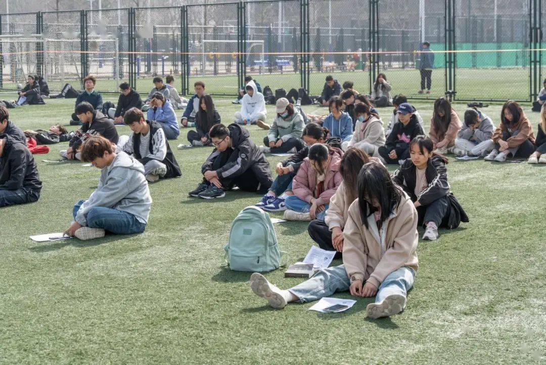 首届发呆比赛快你的朋友来看看