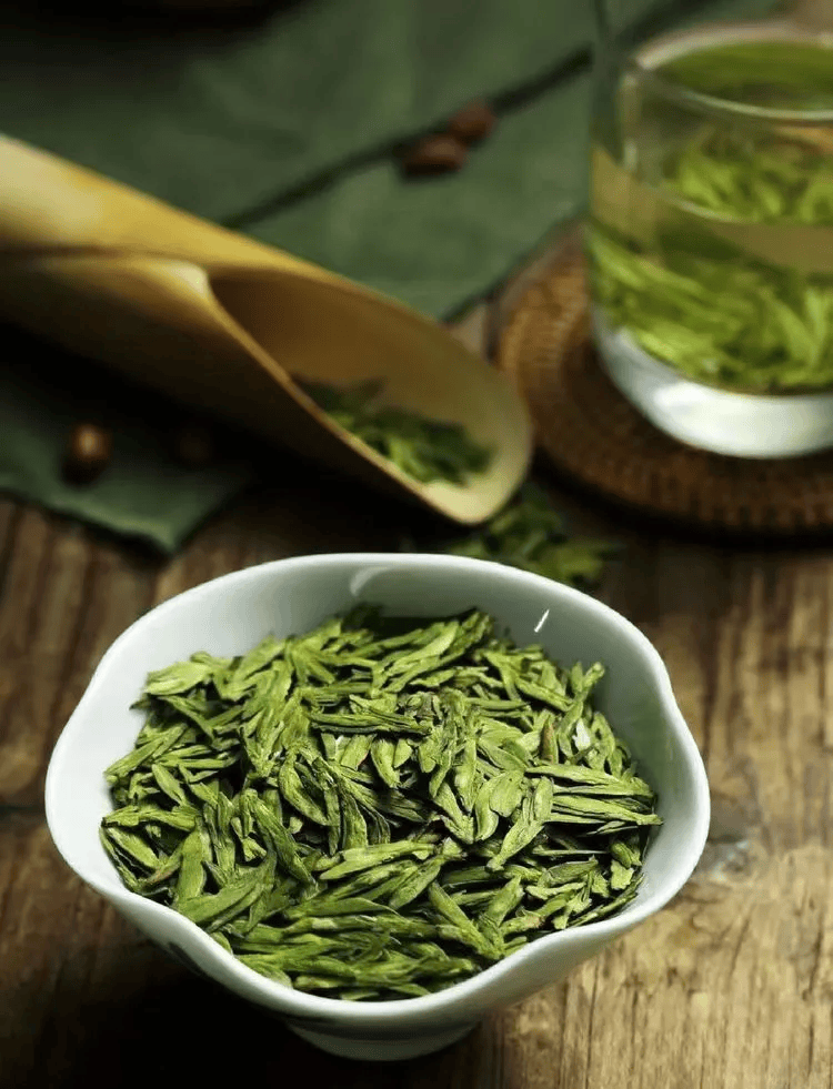 制作工艺和品质上也与西湖龙井相近,因此钱塘龙井茶在品质上并不逊色