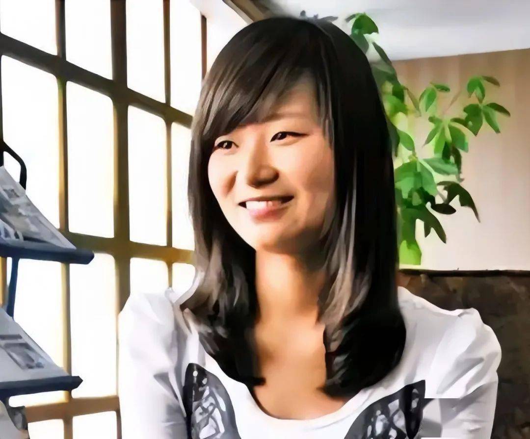 深圳16岁男孩跳桥自杀路过女孩热吻拯救没人要你我要你