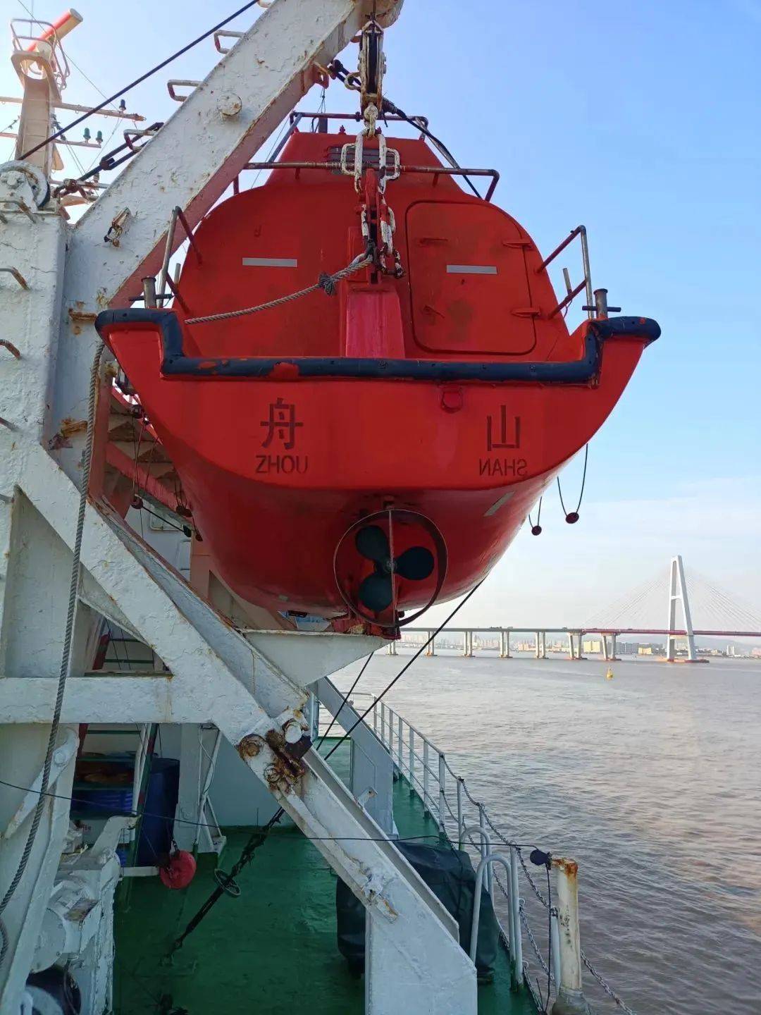 注意救生艇上可不能有这些缺陷