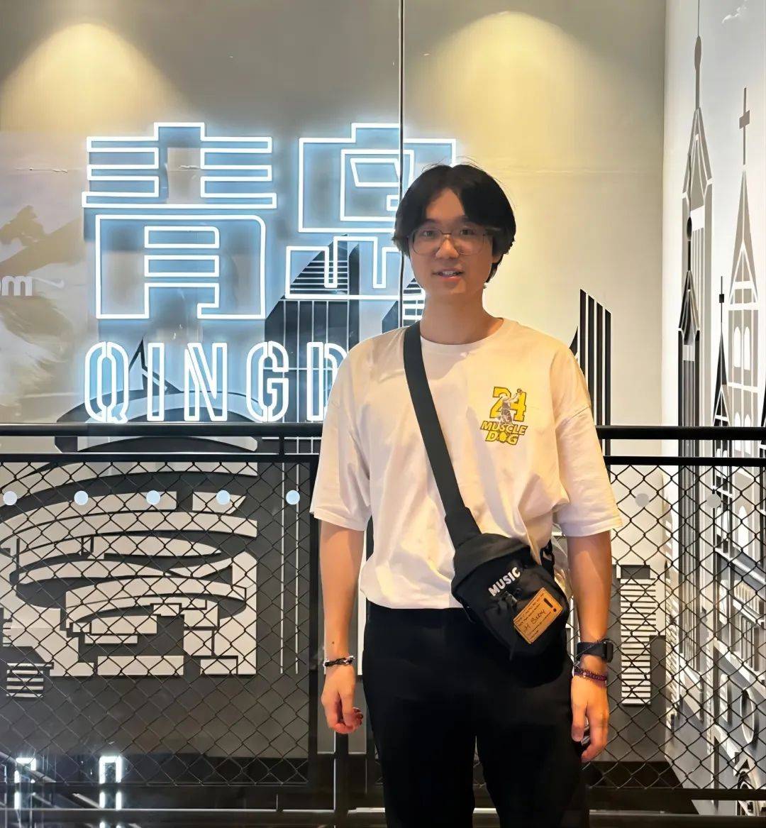 姓名:魏柯苇高中毕业学校:永州市一中留学基地年级,班级:2020级英语