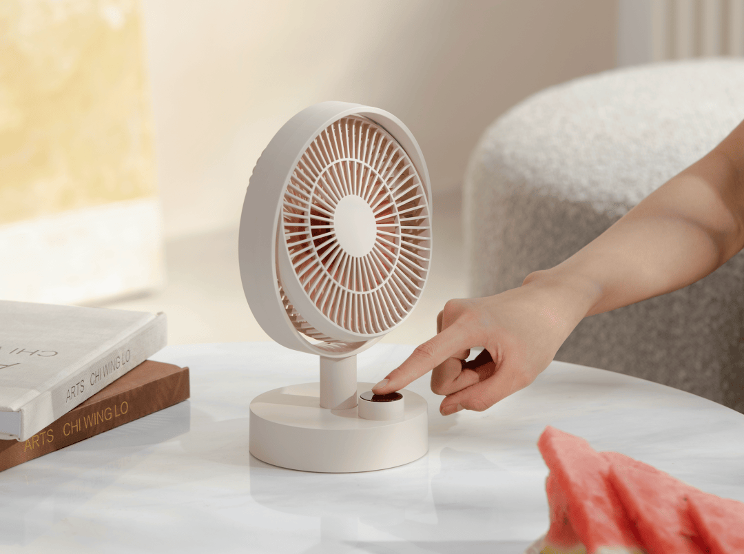 高颜值超静音柔和风的桌面智能风扇1块钱吹一个夏天