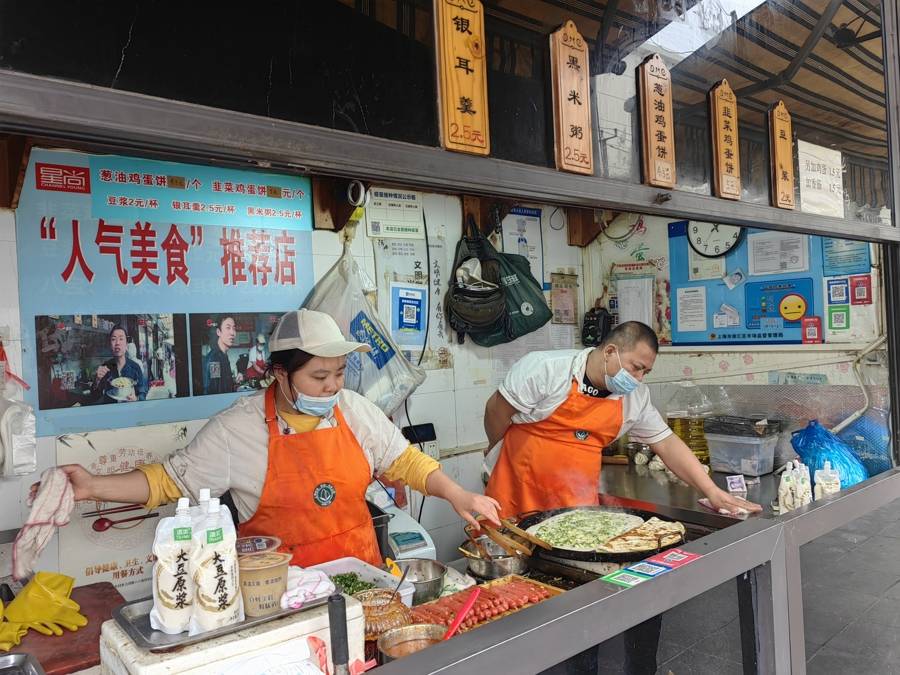 上海人"兜马路",要的是原生的社区感_店铺_居民_煎饼