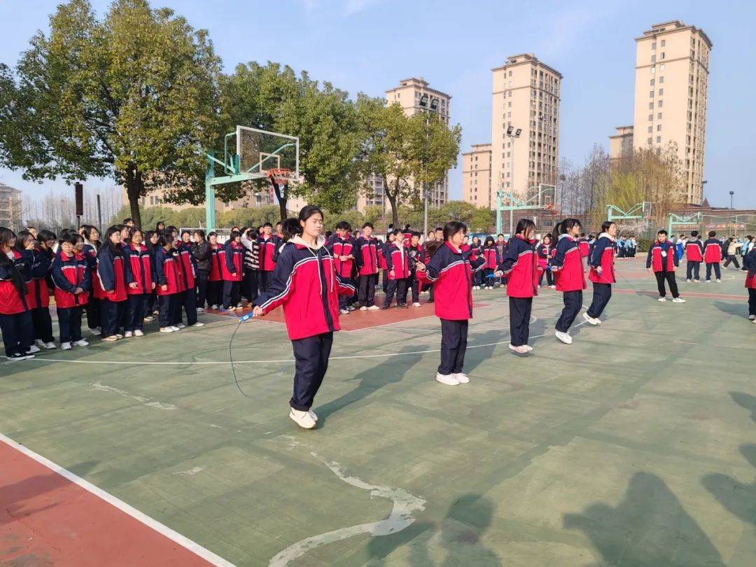 以春风为伴携安全同行桐乡二中开展系列安全教育活动