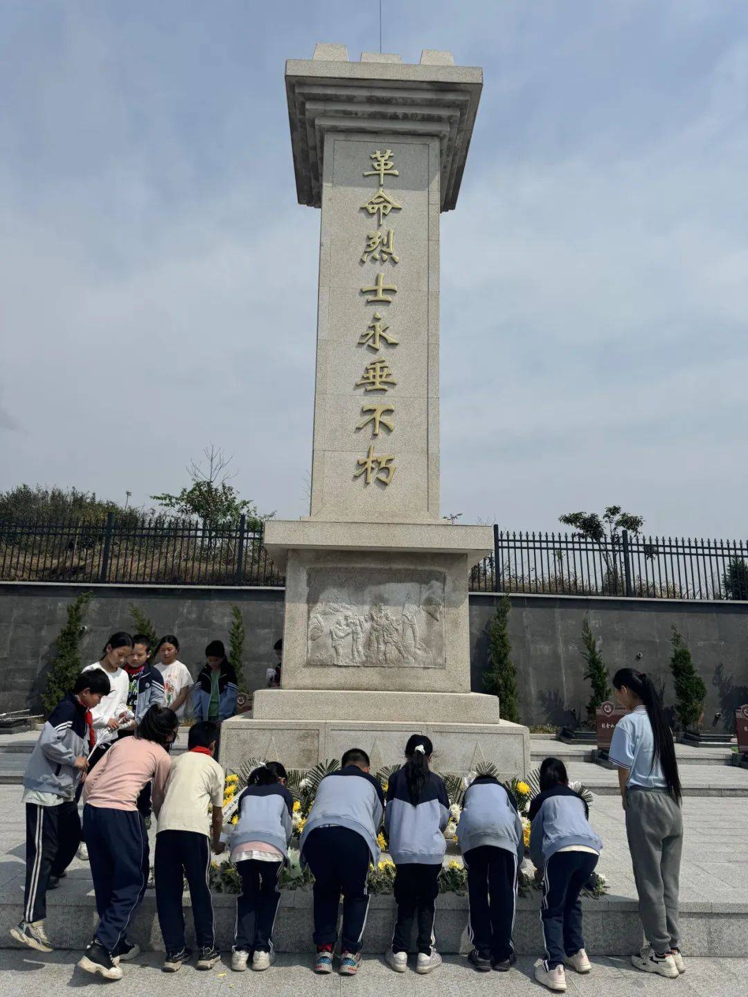 清明祭英烈 哀思献忠魂 | 磐安县青少年开展清明祭扫