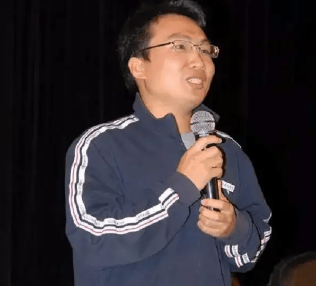 20年前，那个带着弃婴妹妹上大学的男孩，现状令人感慨