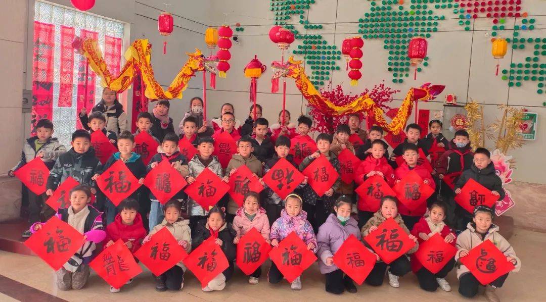 邑学61德育百花旗放梦想启航实验小学班级文化建设活动之班旗创意