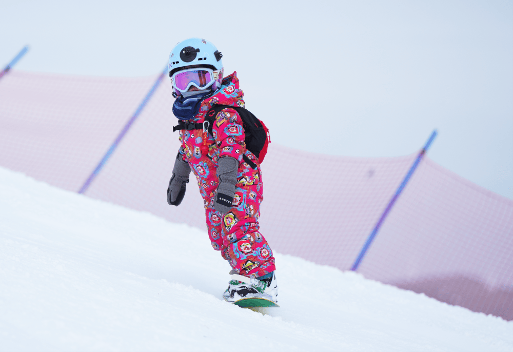 追光不会走路就会滑雪的萌宝已经飞上公园区