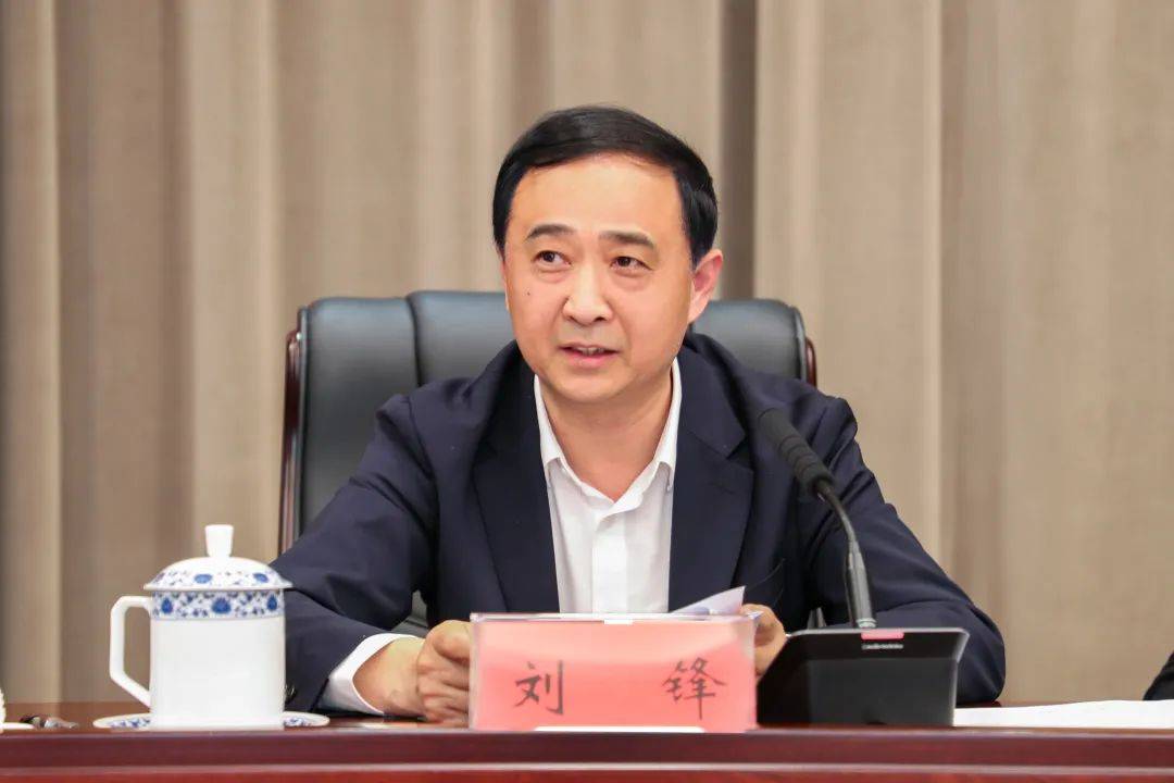 市领导吴隽,曹雄泰,韦情,张龙,罗建国,江民强,罗文军,徐辉,高晓云,市