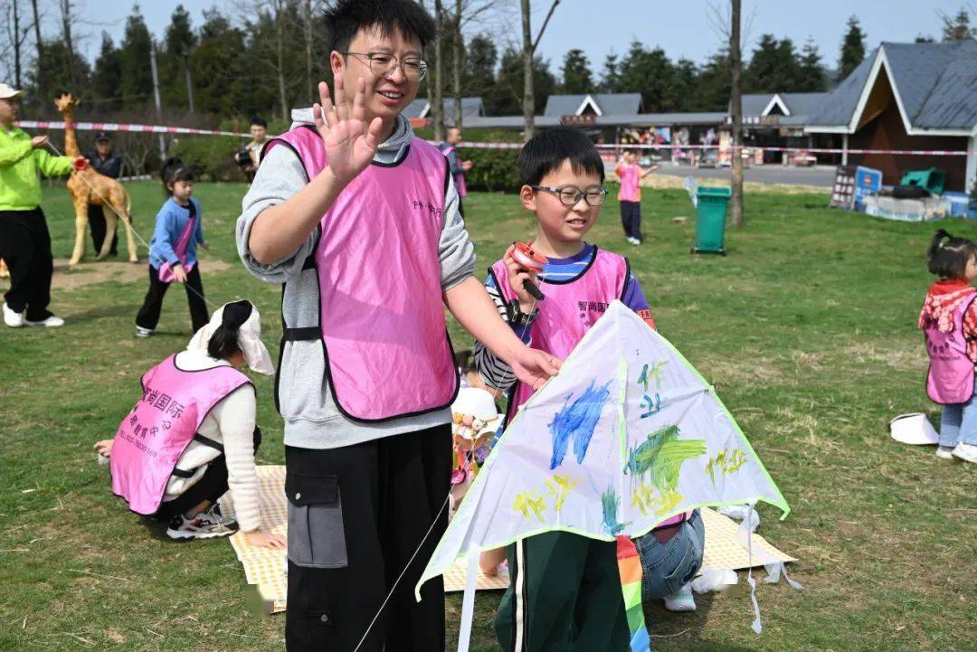 川河盖亲子踏青彩跑之旅活动圆满结束