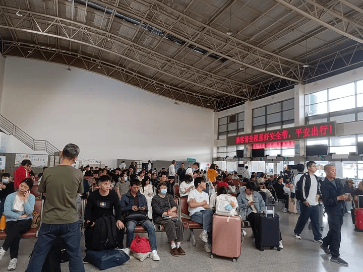 杭州长运同时在客运中心站,汽车南站,汽车西站,汽车北站始发的宁波