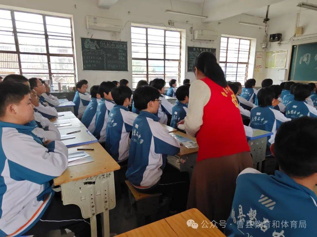 曹县磐石中学开展法治宣传进校园活动