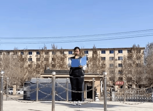 鲅鱼圈区礼德小学开展"缅怀革命先烈 继承光荣传统"主题手抄报绘制