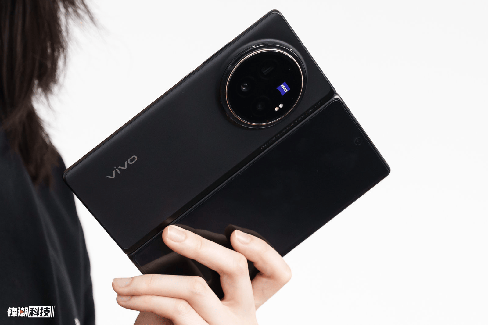 首发销量为上代8倍vivoxfold3系列开售又创新纪录