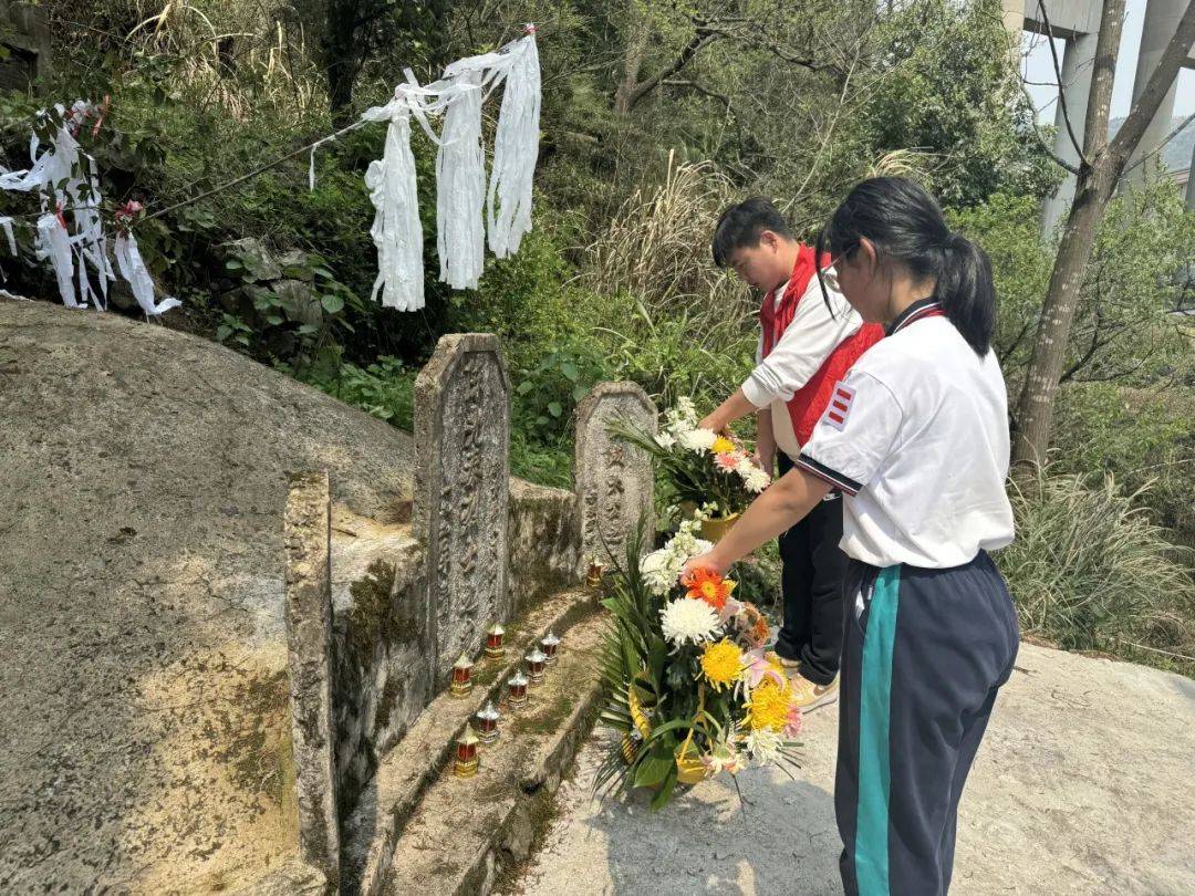 清明祭英烈 哀思献忠魂 | 磐安县青少年开展清明祭扫