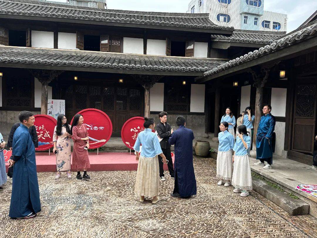 end编辑:蔡欣欣桑娅韵审核:庞   民开学季33文化超市96