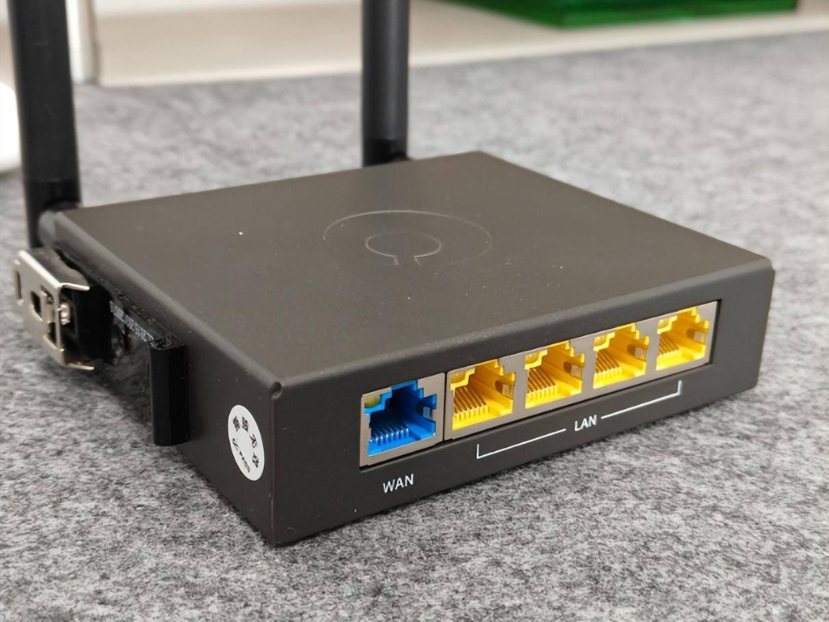 百元级的4g工业路由器,蒲公英r300a体验,完美解决户外网络难题
