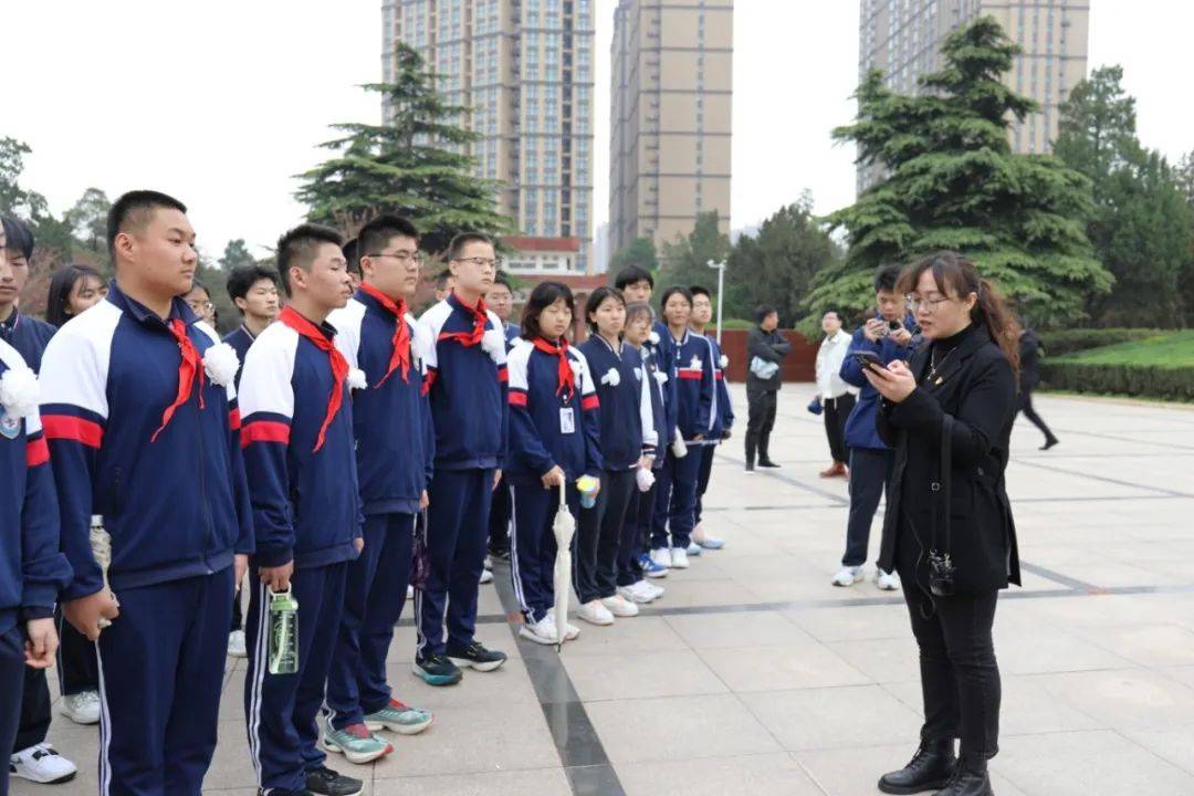 左右滑动查看照片郑州市第四十七高级中学3月30日,郑州市第四十七高级