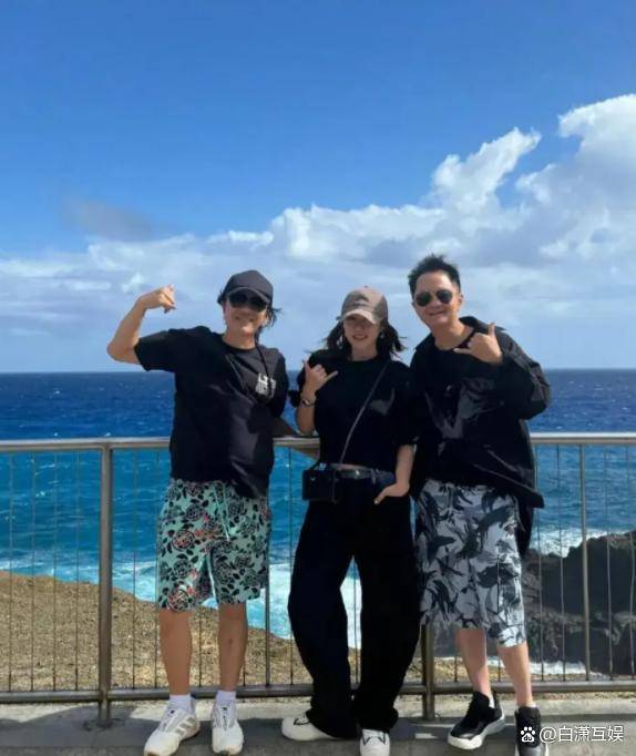 刘芸晒出与老公郑钧的浪漫度假照,两人十分般配