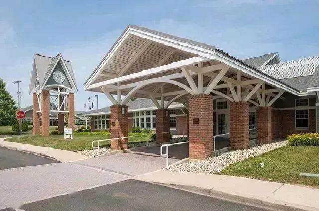 学校位于纽约市"后花园"新泽西