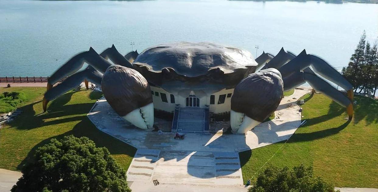 原创中国十大奇葩建筑巨型佛跳墙两天就被拆除山东大白菜上榜