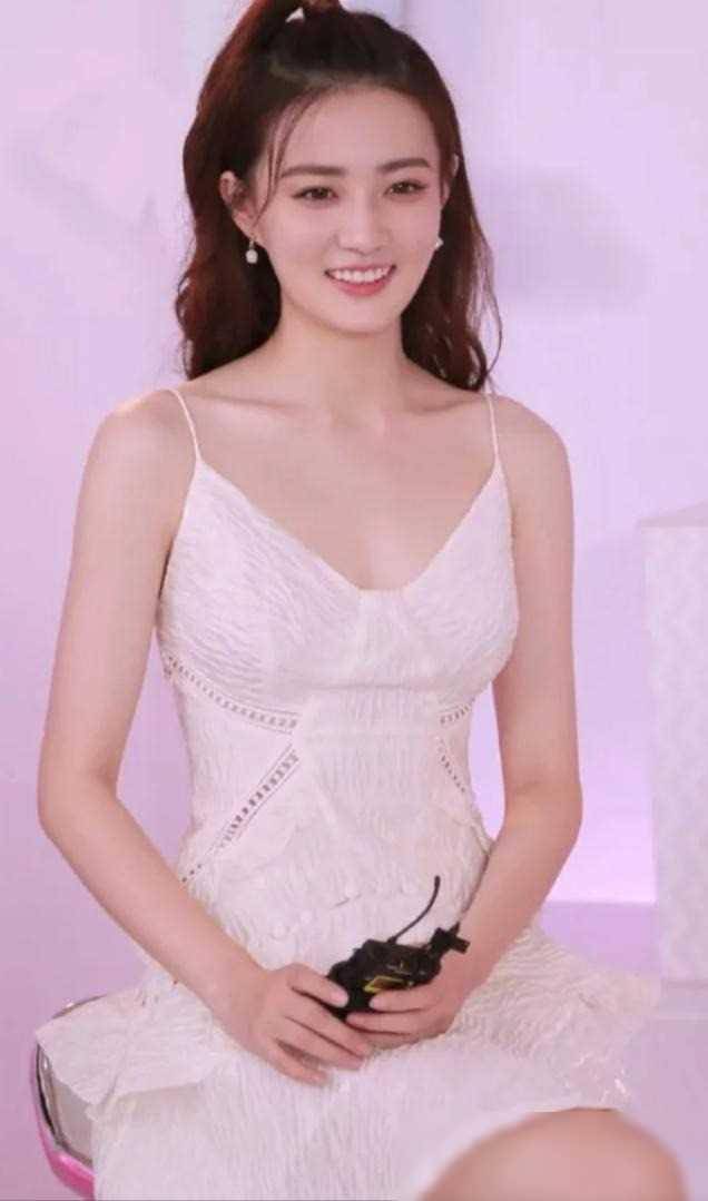 身材太过饱满29岁徐璐才是真的人间尤物