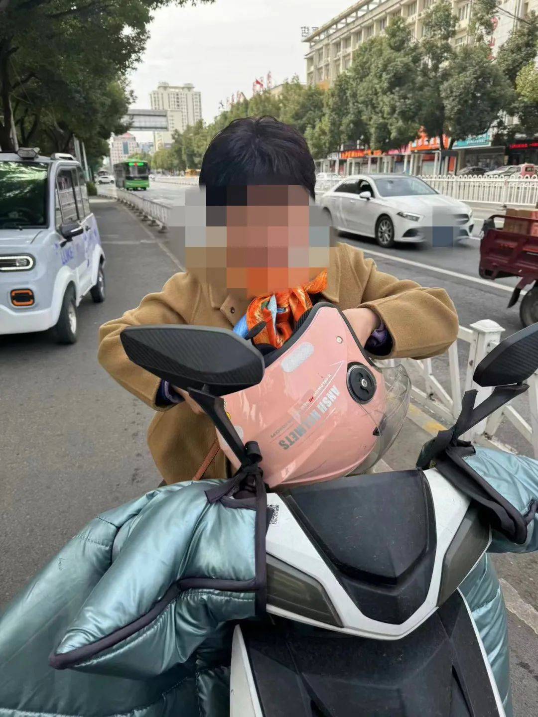 徐某违法地点:皖西大道六安大市场违法时间:3月11日姓名:夏某某违法