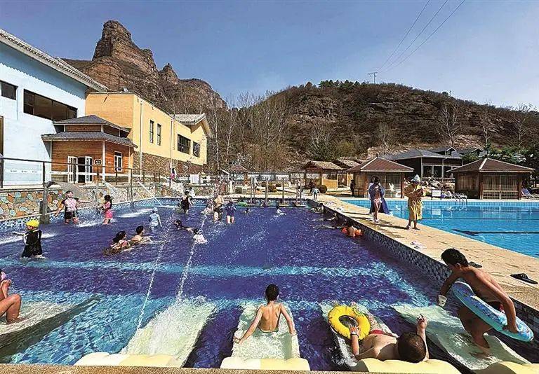 清明假期我市迎来踏青休闲游小高潮