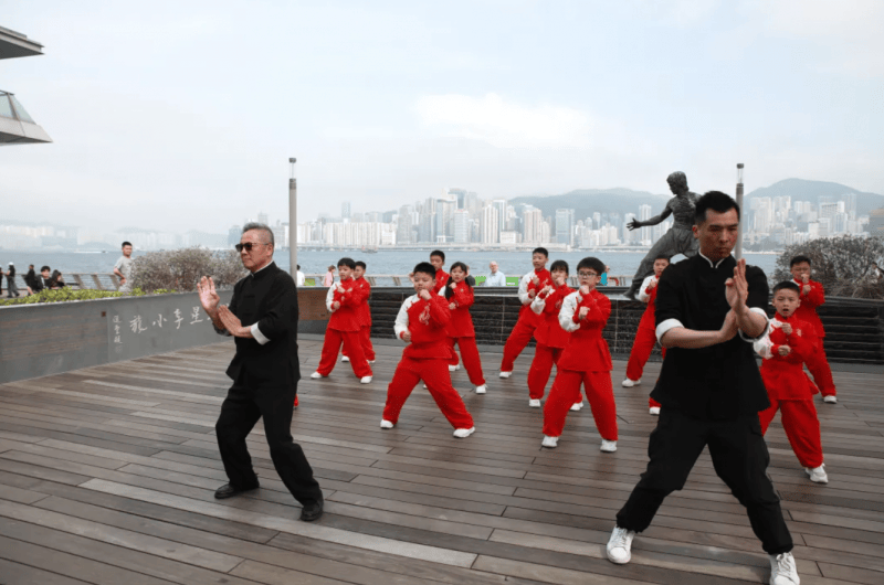 此外,研学团先后参观了香港星光大道,金紫荆广场和澳门大三巴等著名