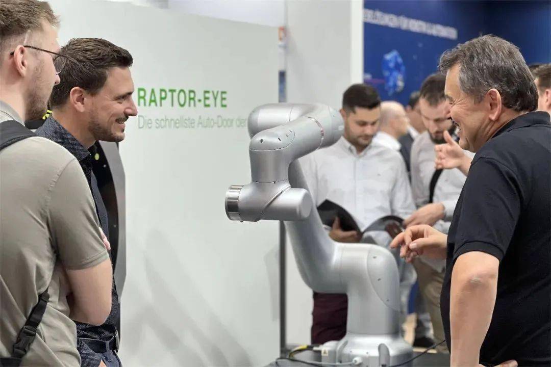 珞石机器人完成超5亿元战略 轮融资【星动态】_基金_发展潜力_产品升