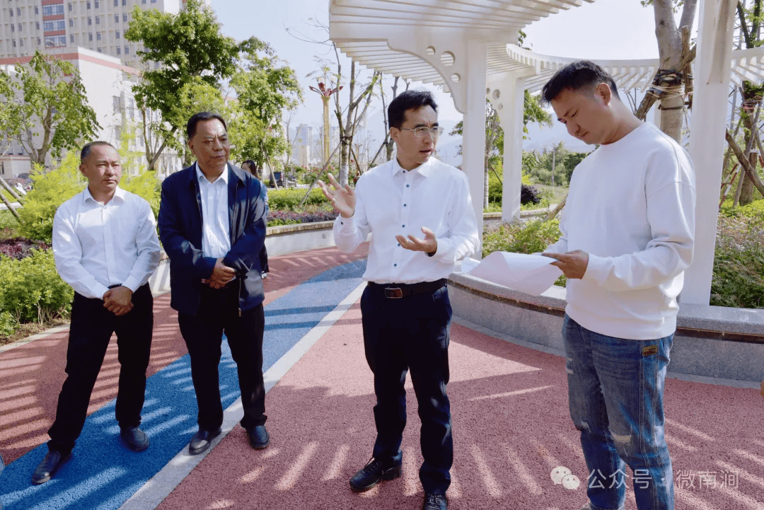 中共景东县委书记张泽忠,县委副书记,县长李