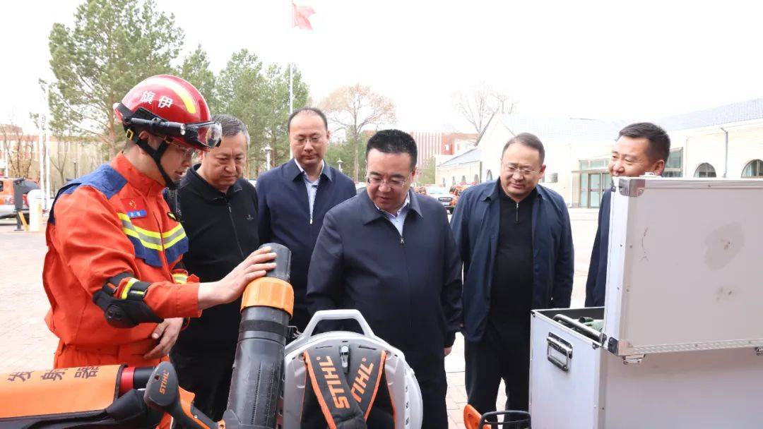 乔小军开展巡林并检查森林草原防灭火工作