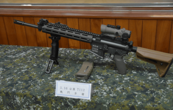 台军计划采购25000支新步枪_弹匣_台湾_军备