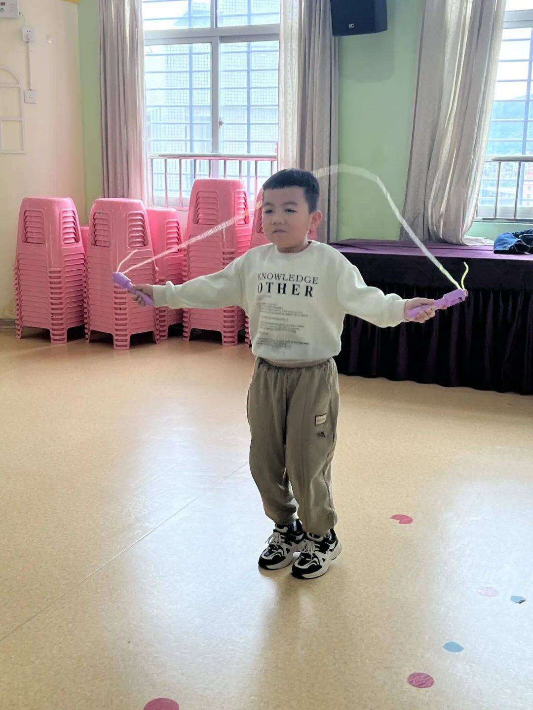 年段风采神气十足跃动精彩马甲意绥中心幼儿园大段跳绳比赛活动