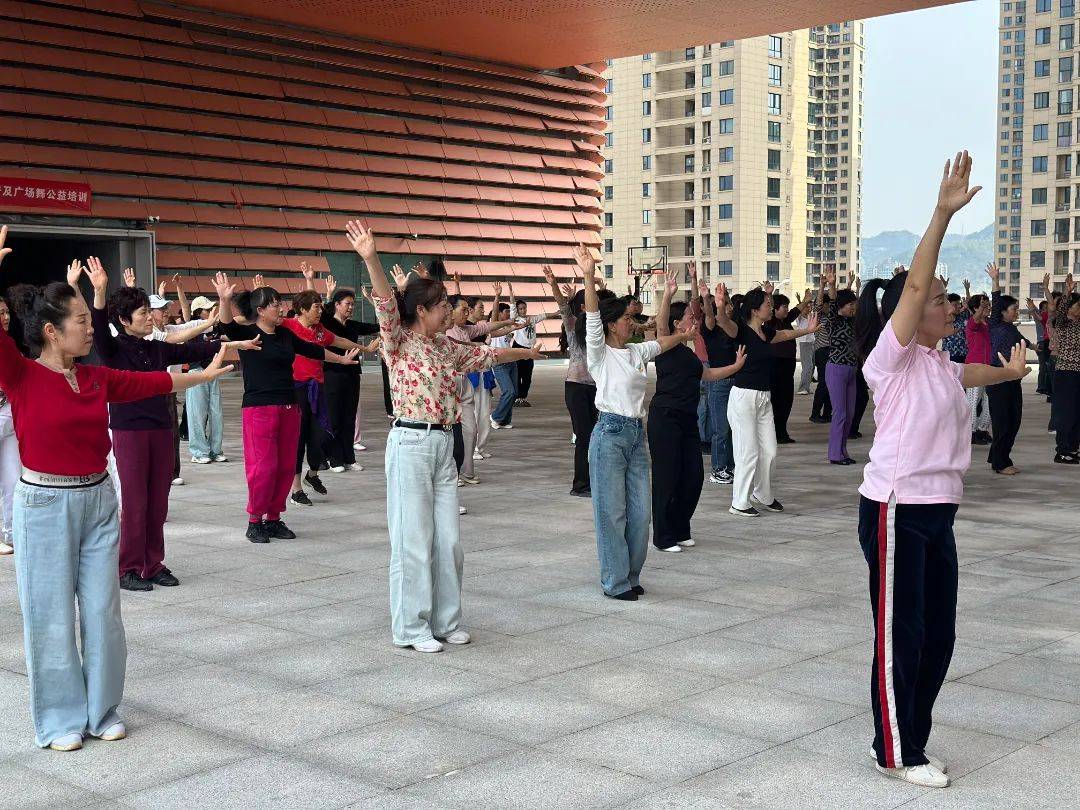 教学视频┃广场舞示范教学上春山