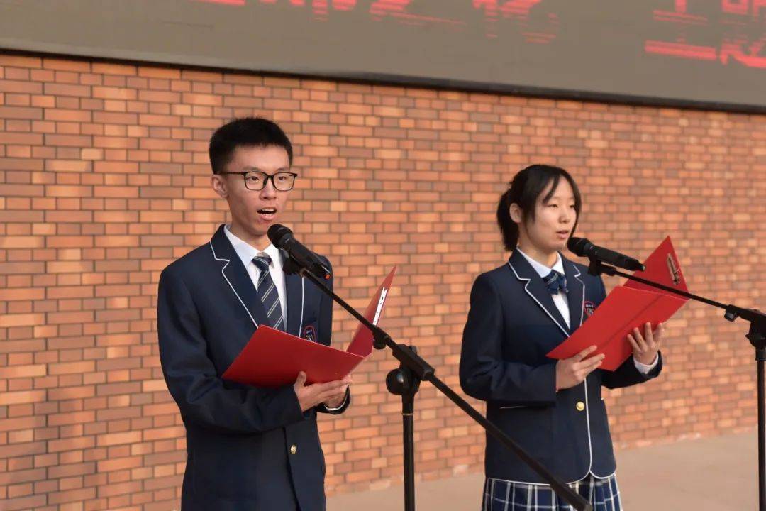 增强安全意识绽放生命之花石家庄二中举行主题升旗仪式