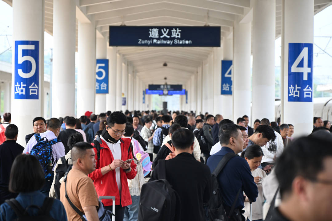 169万人次遵义车务段清明节假期运输收官