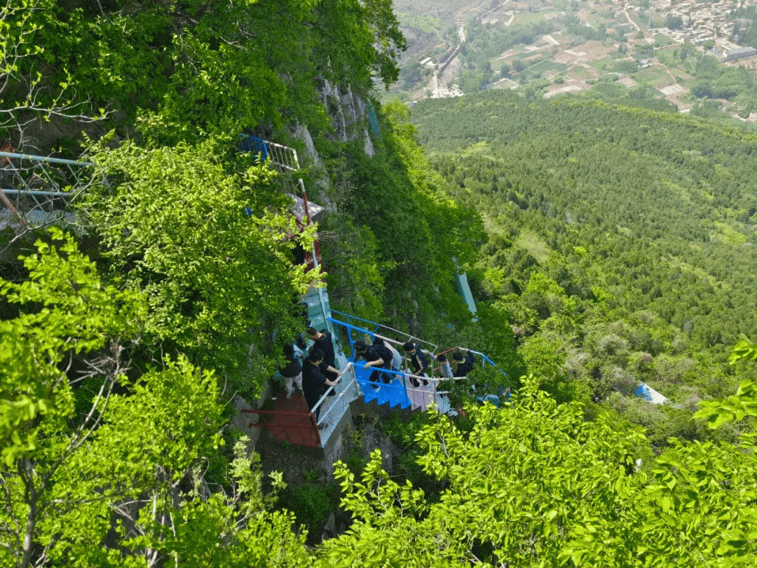 抱犊崮风景区电话图片