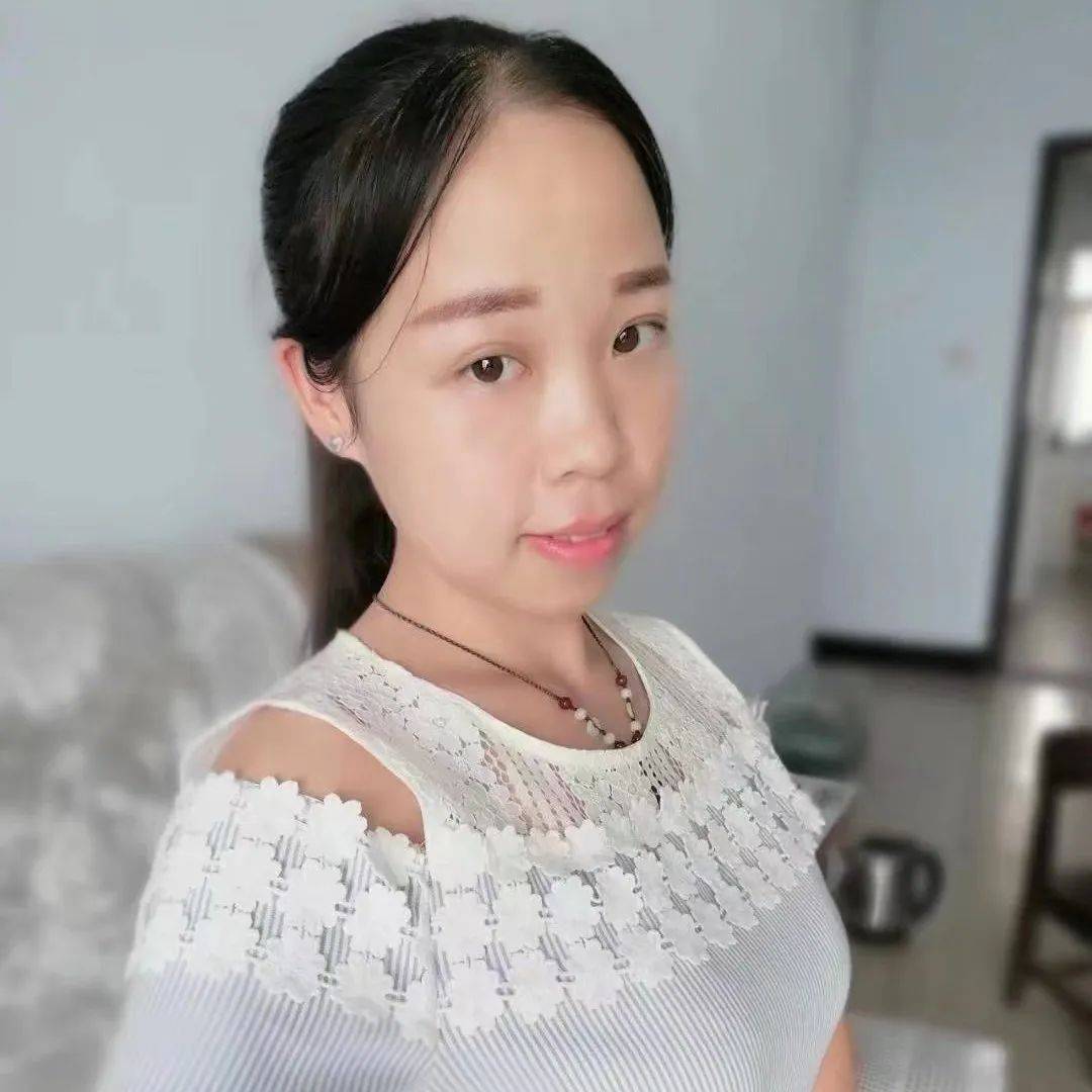 领读者简介皇寺镇中心学校教师领读者王月芳姜夔·爱咏梅的音乐家