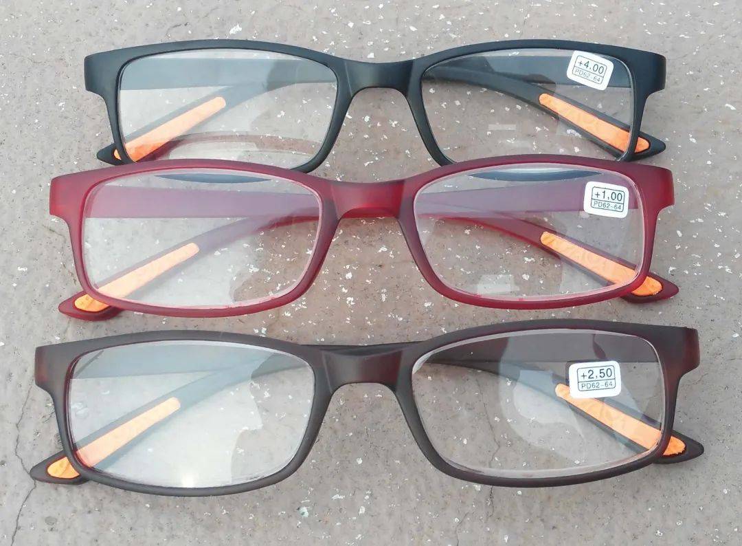 爸妈街边这种老花镜别买